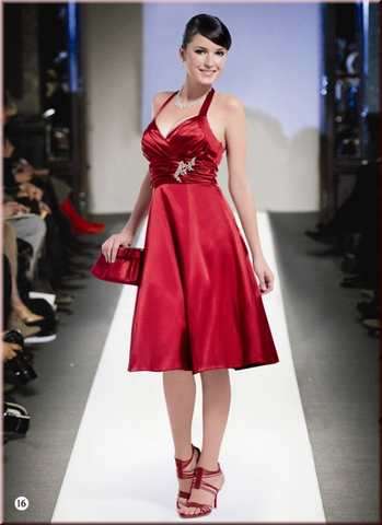 Wunderschönes Abendkleid mit passender Stola/Schal.